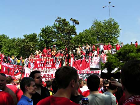 32 - Top of The Shops